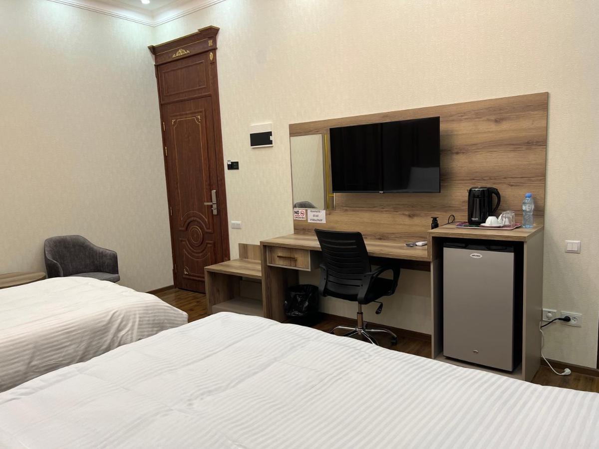 Hotel Sharq Duschanbe Exterior foto