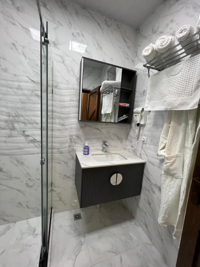 Hotel Sharq Duschanbe Exterior foto