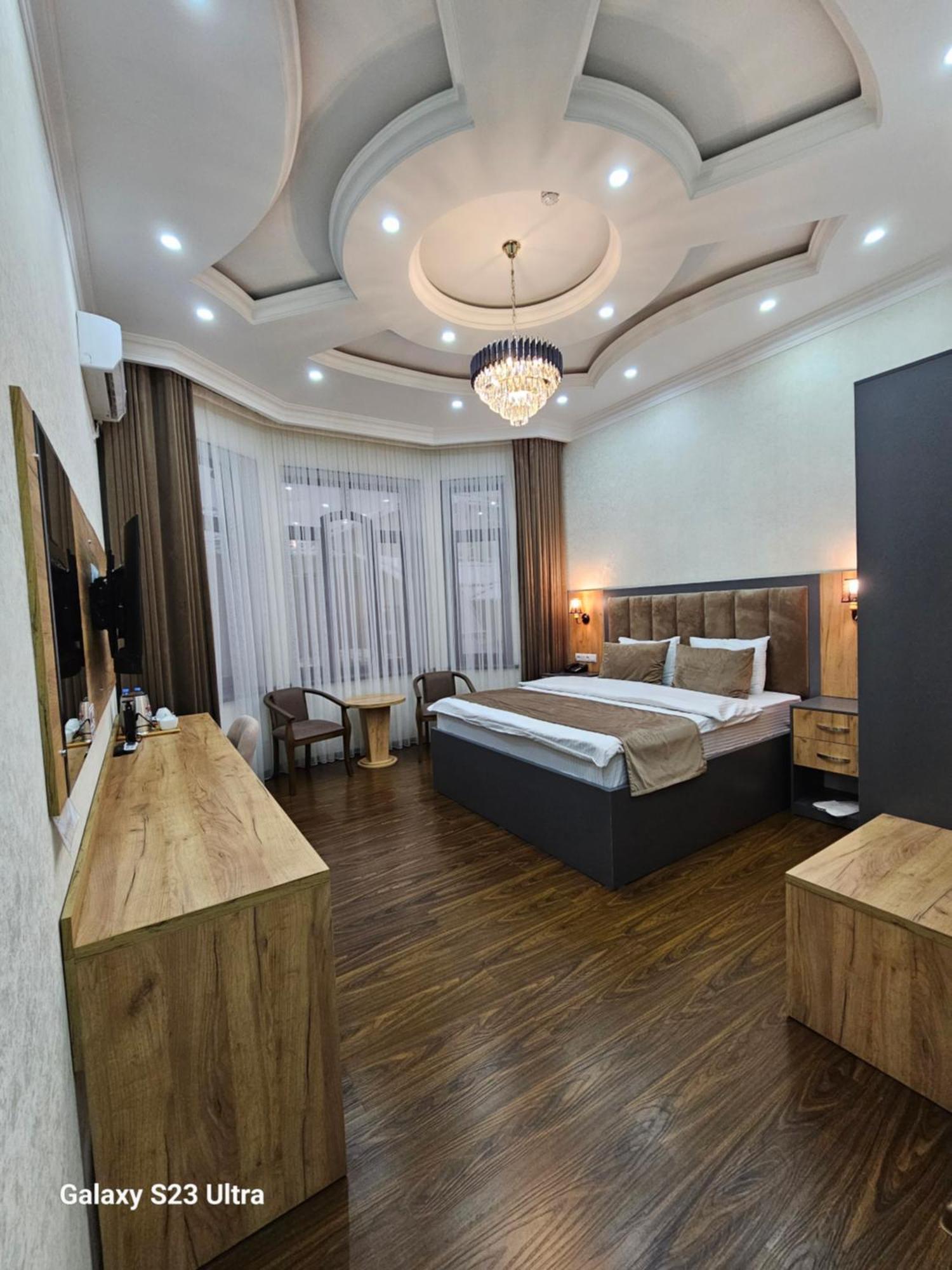 Hotel Sharq Duschanbe Exterior foto