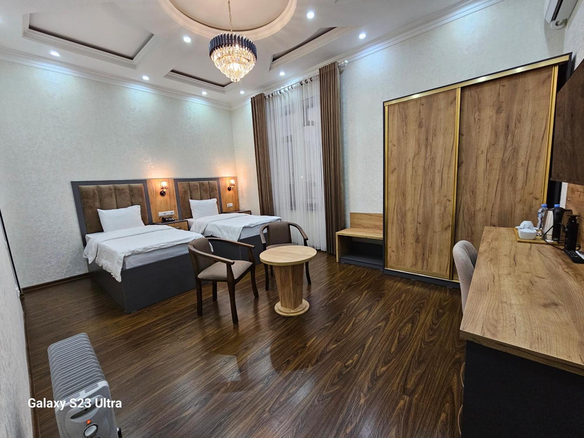 Hotel Sharq Duschanbe Exterior foto