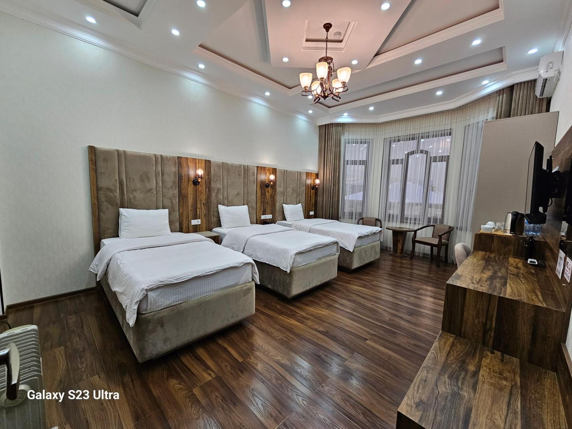 Hotel Sharq Duschanbe Exterior foto