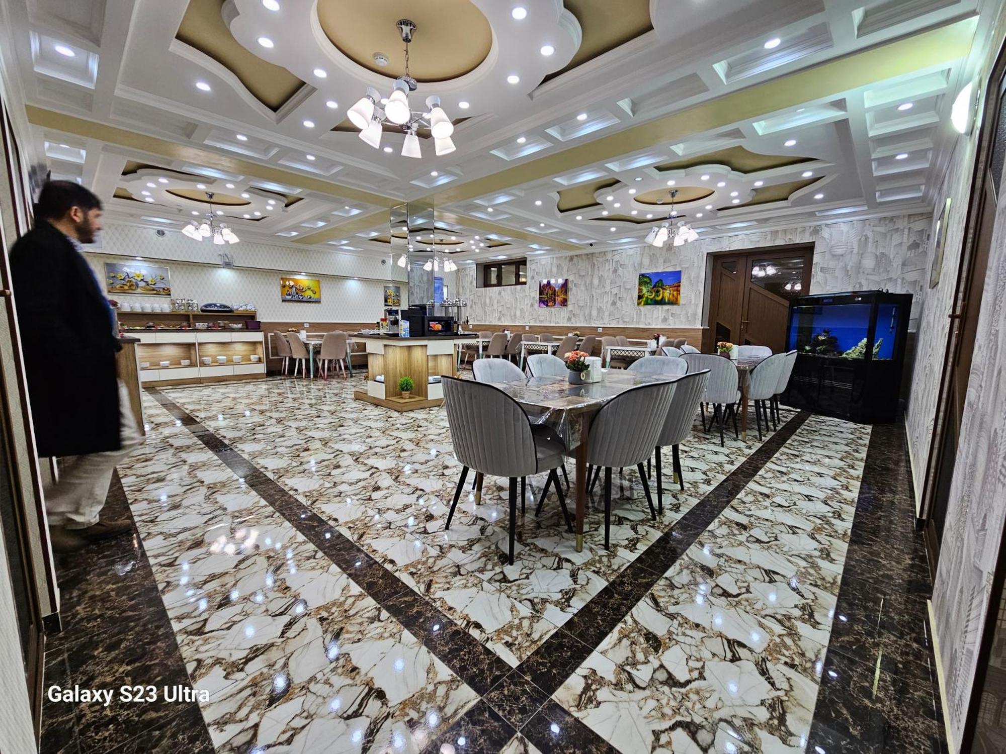 Hotel Sharq Duschanbe Exterior foto
